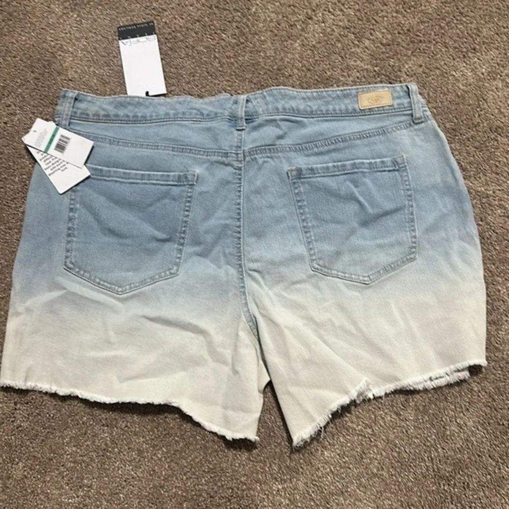 Sofia Vergara Blue Ombre Denim Shorts NWT
